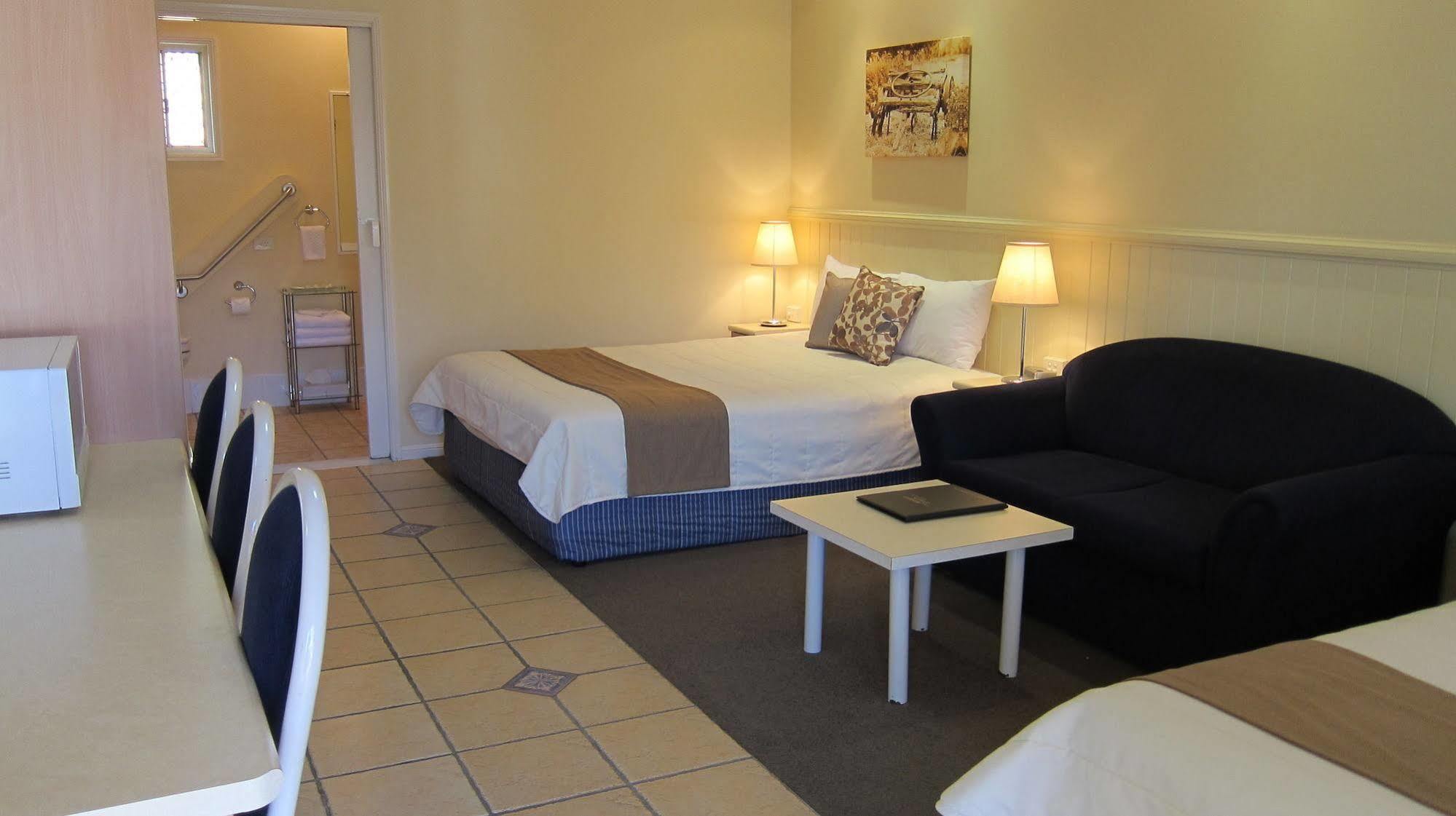 Dalby Mid Town Motor Inn Ngoại thất bức ảnh